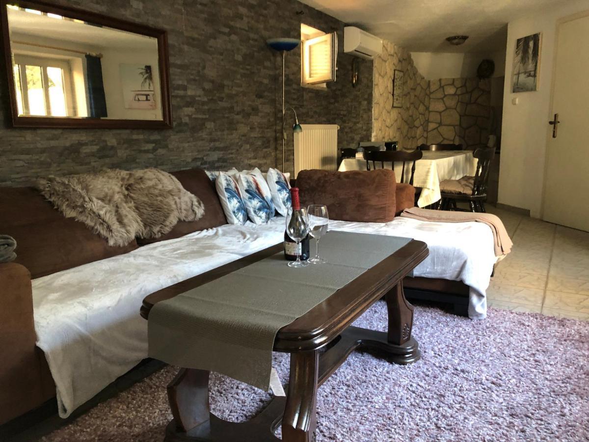La Villa - Beach House & Rooms Цриквеница Экстерьер фото