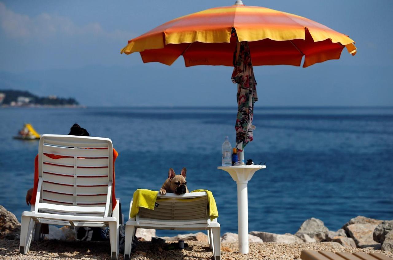 La Villa - Beach House & Rooms Цриквеница Экстерьер фото